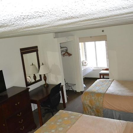 The Greenwood Hotel Bowling Green Bagian luar foto