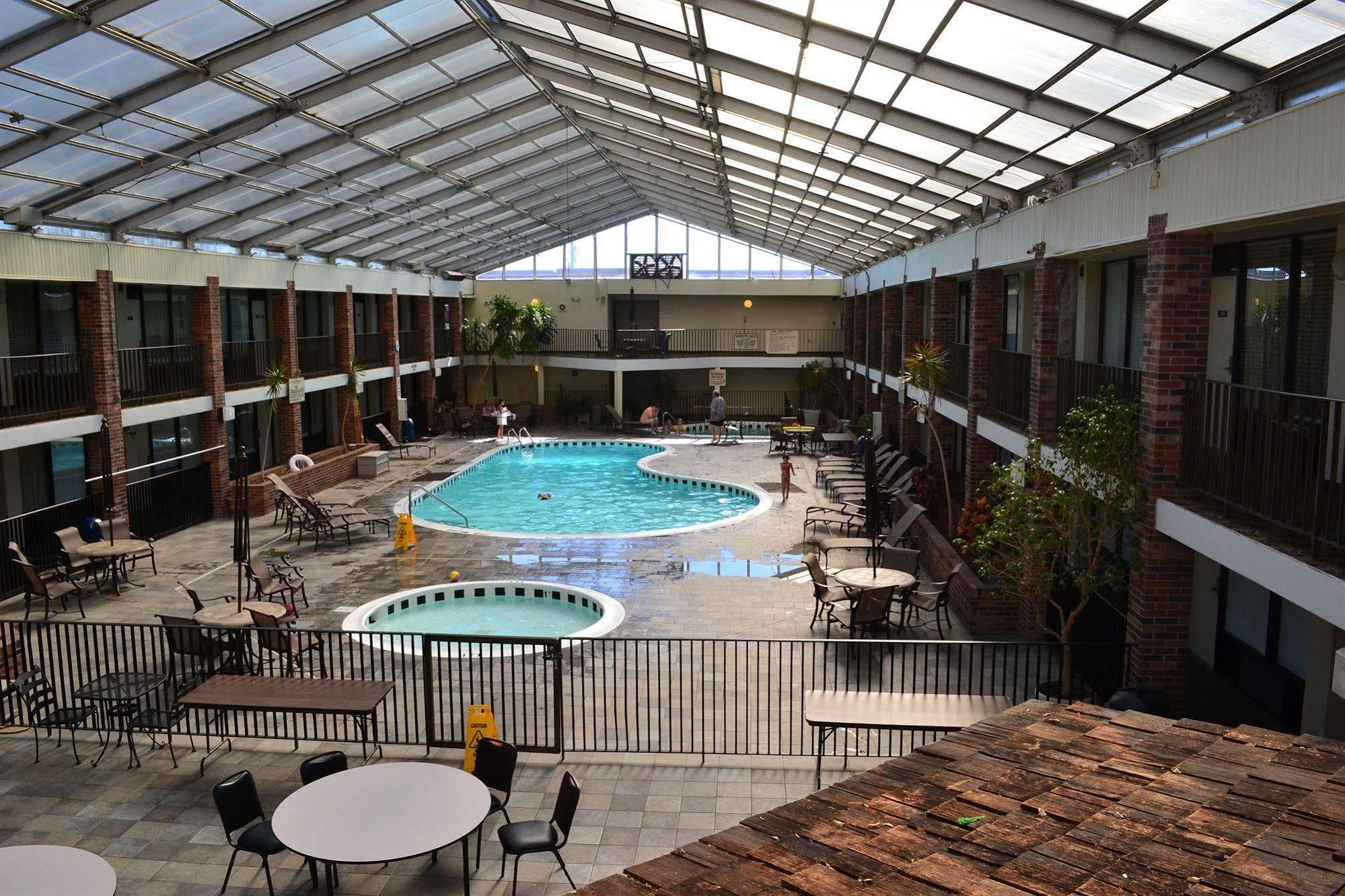 The Greenwood Hotel Bowling Green Bagian luar foto